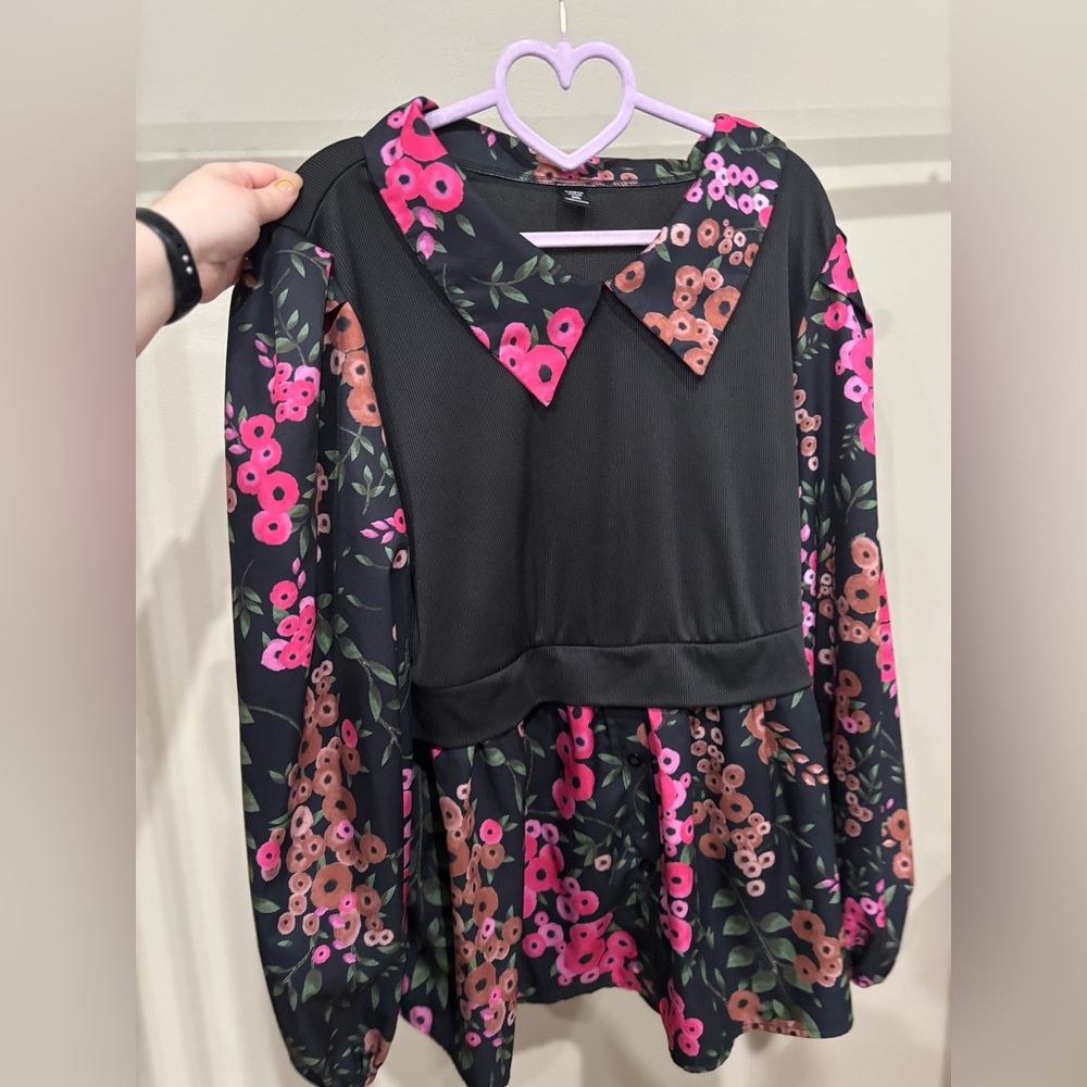 SHEIN Black and pink Floral Top